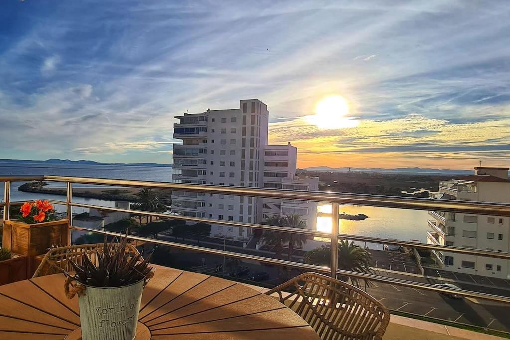 Sunsetmare Vacational Apartment Rosas Exteriör bild